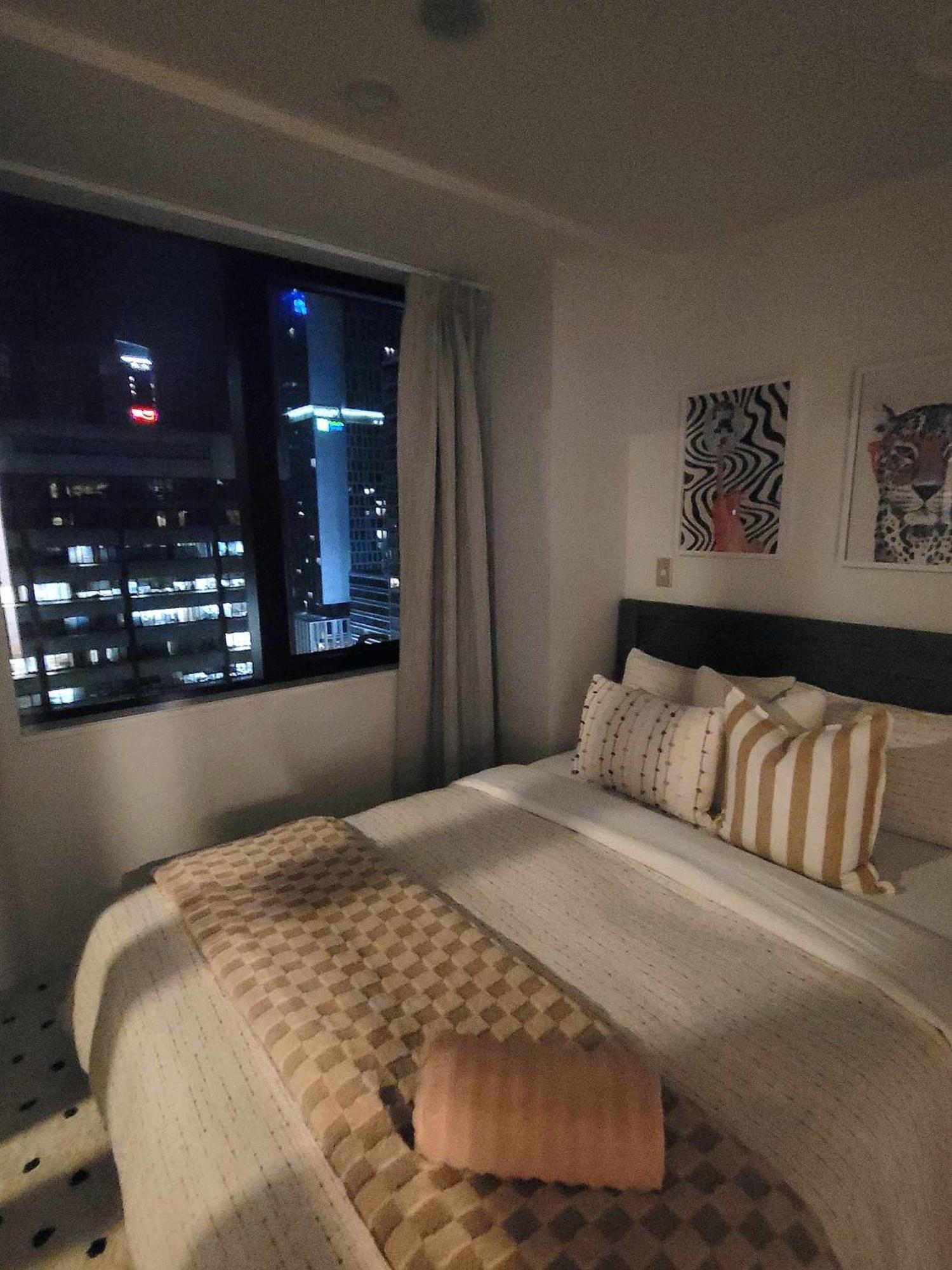 Sky Tower Just Next Door Apartment โอ๊คแลนด์ ภายนอก รูปภาพ
